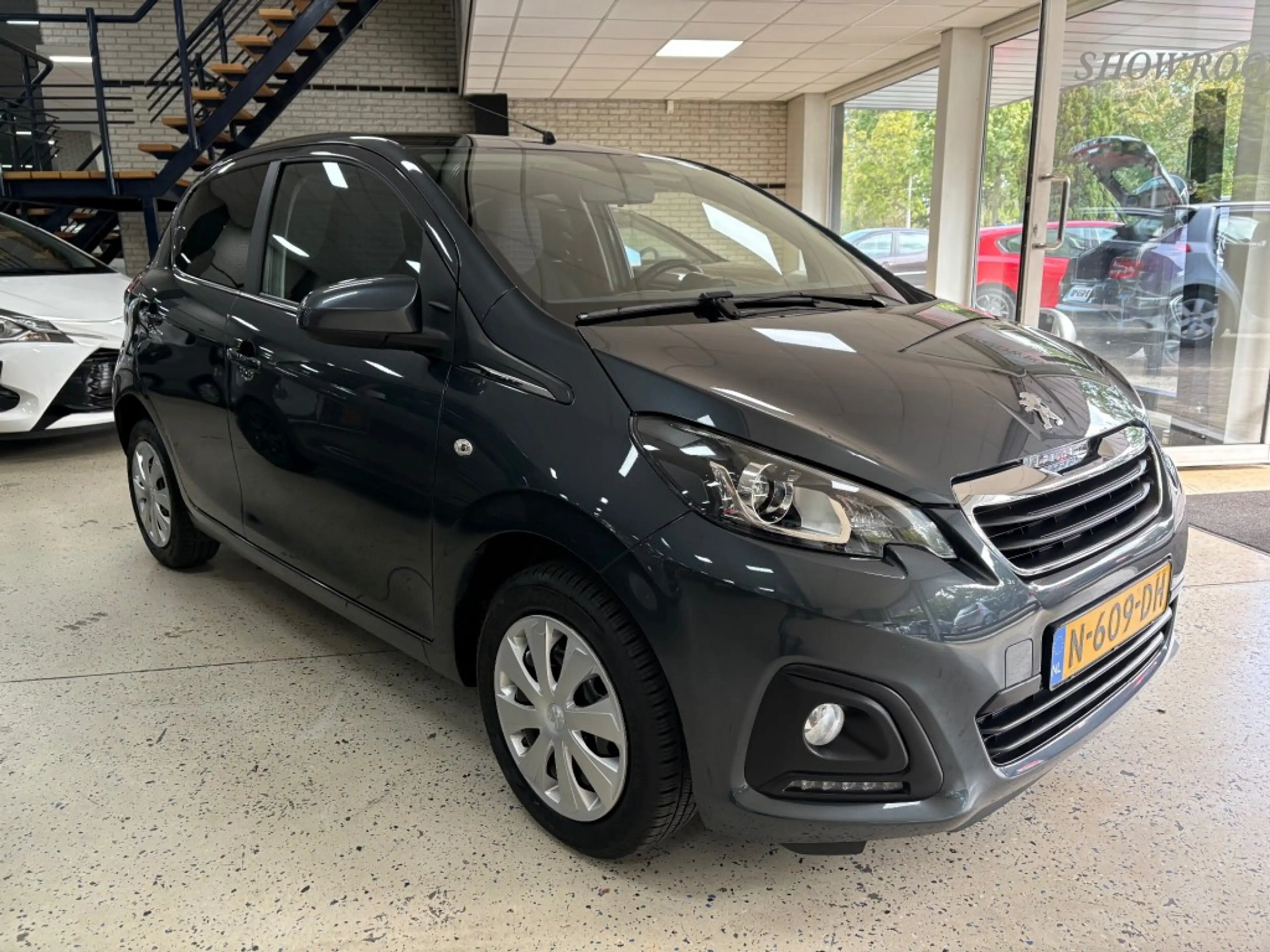 Peugeot 108 1.0 E-VTI Airco Multimedia USB NL auto NAP — photo 2