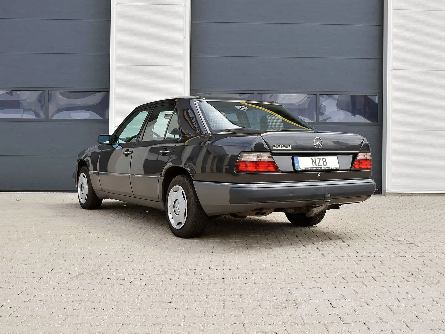 Mercedes-Benz E 300 D Automatik W124 mit Oldtimer-Gutachten/AHK Bleu - 1