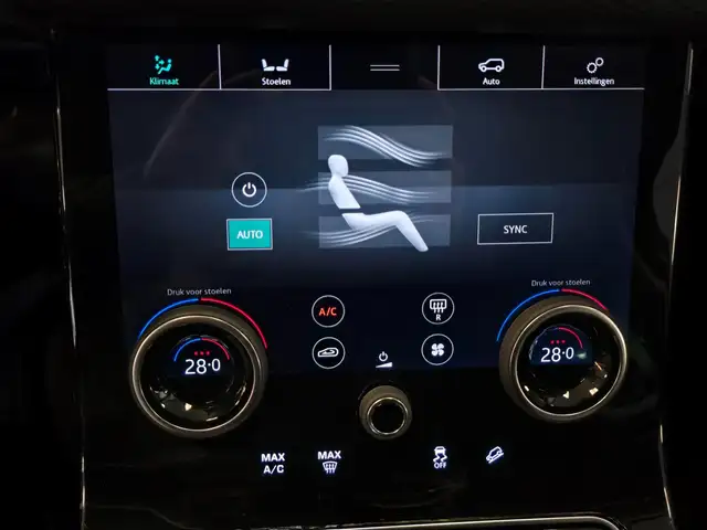 Land Rover Range Rover Velar view 29