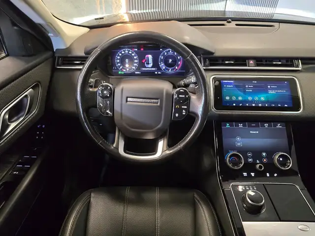 Land Rover Range Rover Velar view 3