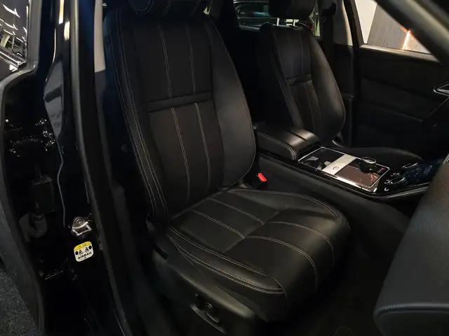Land Rover Range Rover Velar view 18