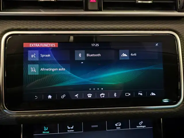 Land Rover Range Rover Velar view 25