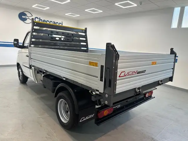 Piaggio Porter view 4