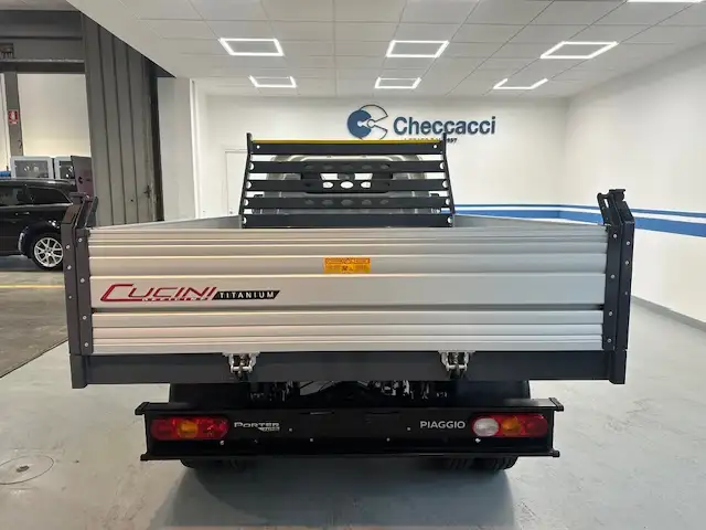Piaggio Porter view 5
