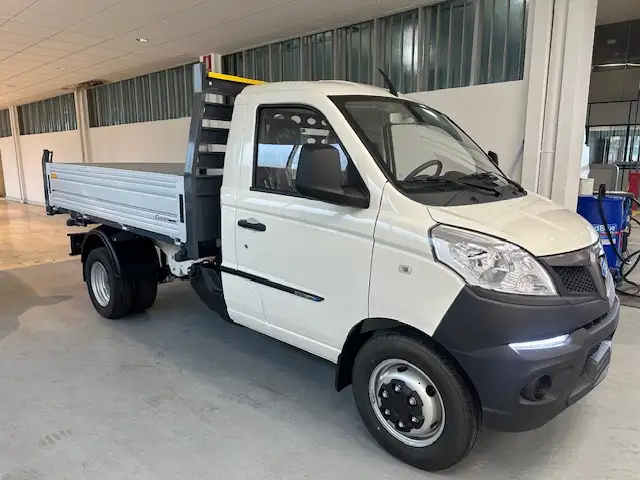 Piaggio Porter view 3