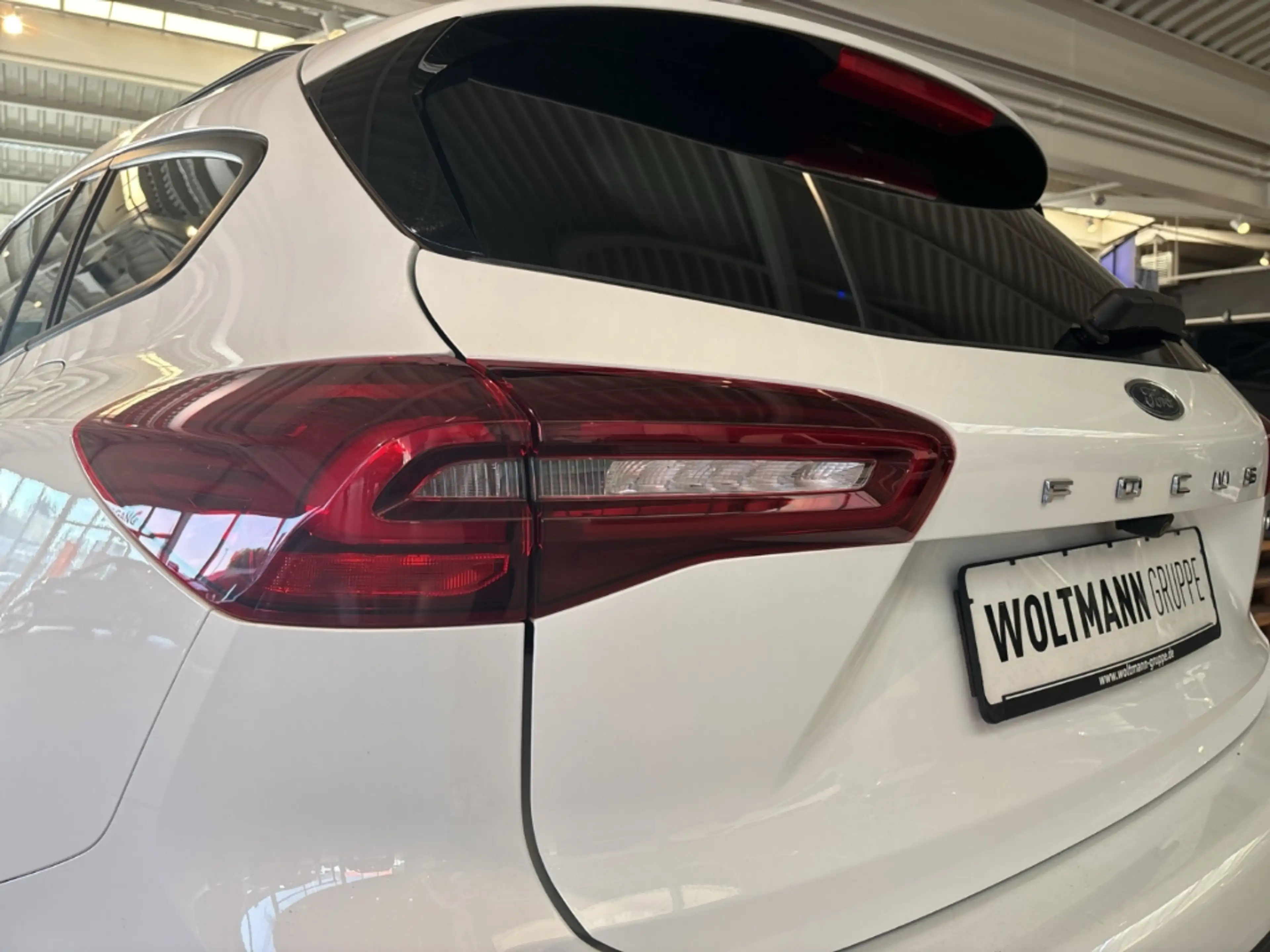 Ford Focus Turnier Active Navi LED ACC Apple CarPlay Android — photo 13