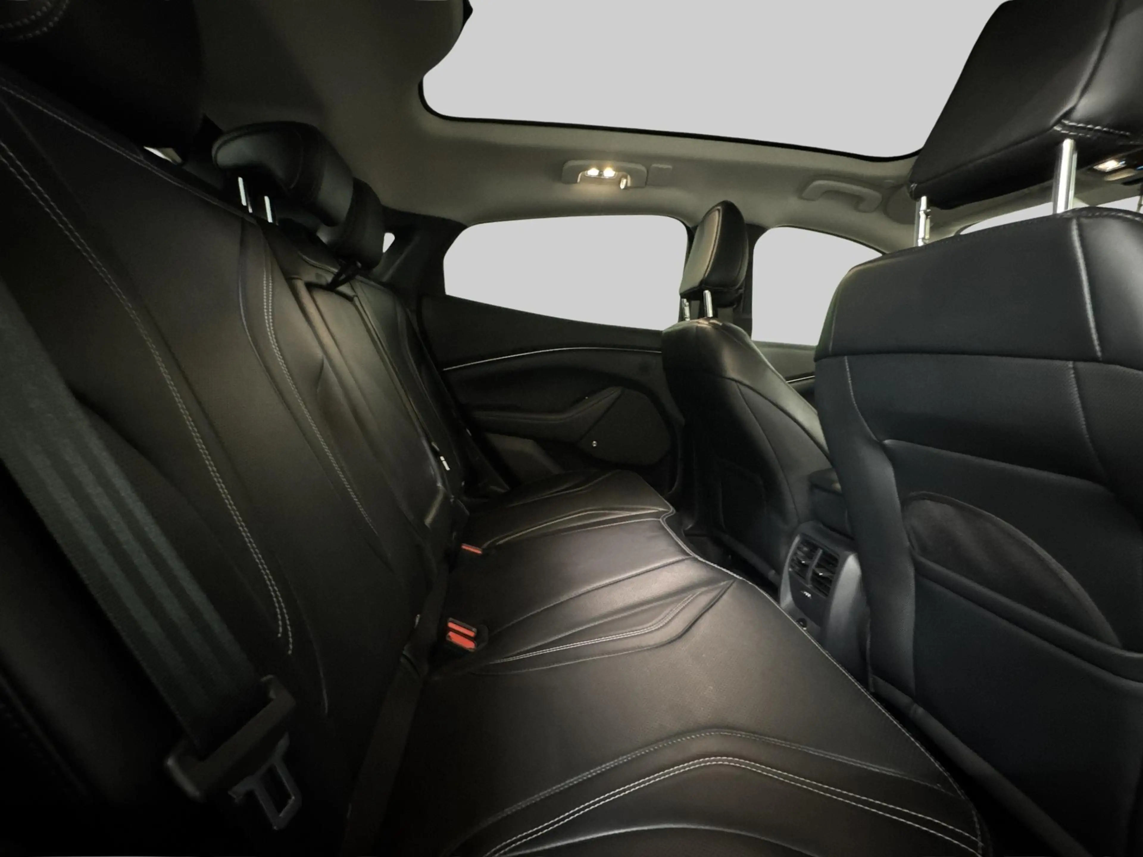 Ford Mustang Mach-E Extended RWD 98 kWh | Premium | SOH 96.4% | Panora — photo 15