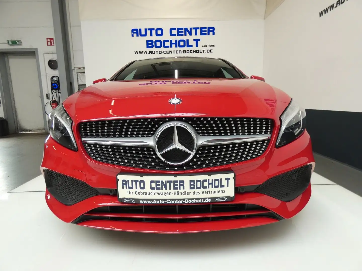 Mercedes-Benz A 250 AMG Sport*Standh*Panorama*Navi*Leder*PDC Roşu - 1