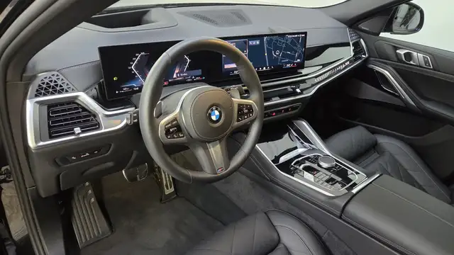 BMW X6 view 8