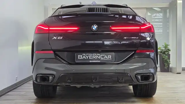 BMW X6 view 5