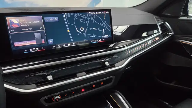 BMW X6 view 11