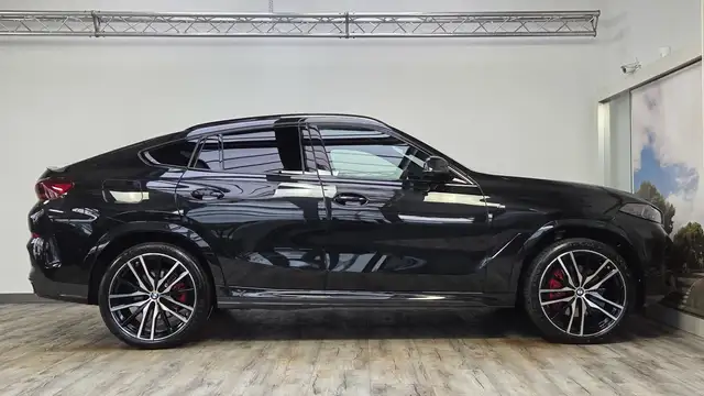 BMW X6 view 4
