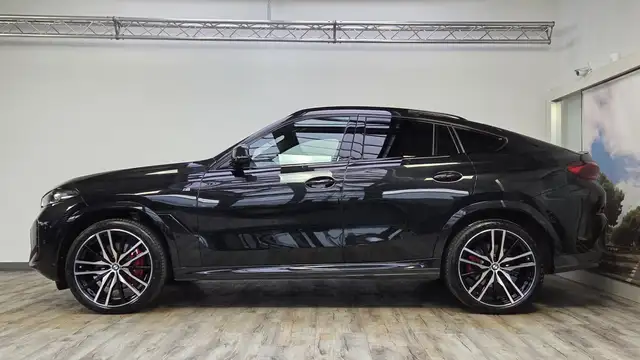 BMW X6 view 3
