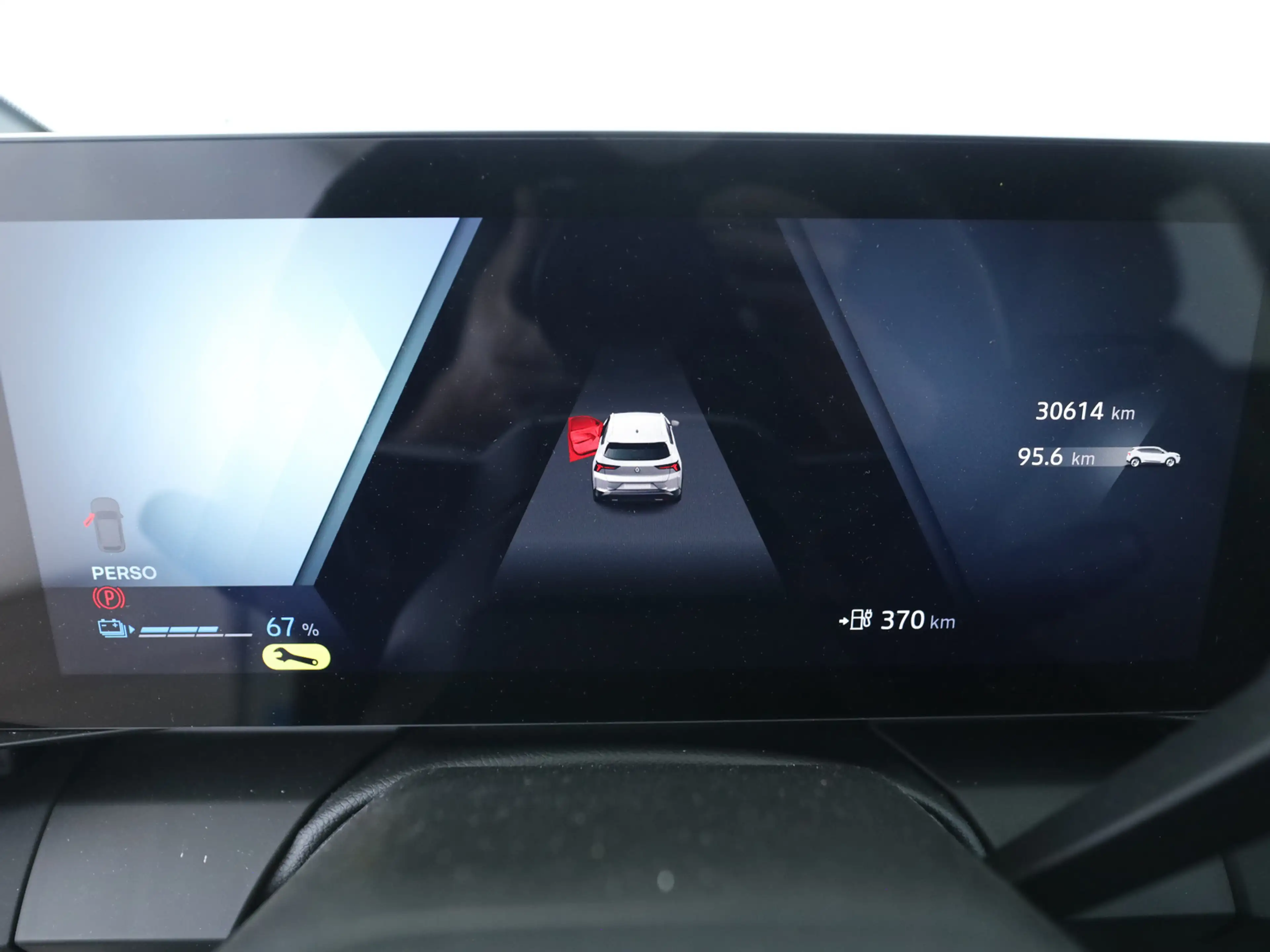 Renault Scenic E-Tech Electric 220 Long Range Techno — photo 14