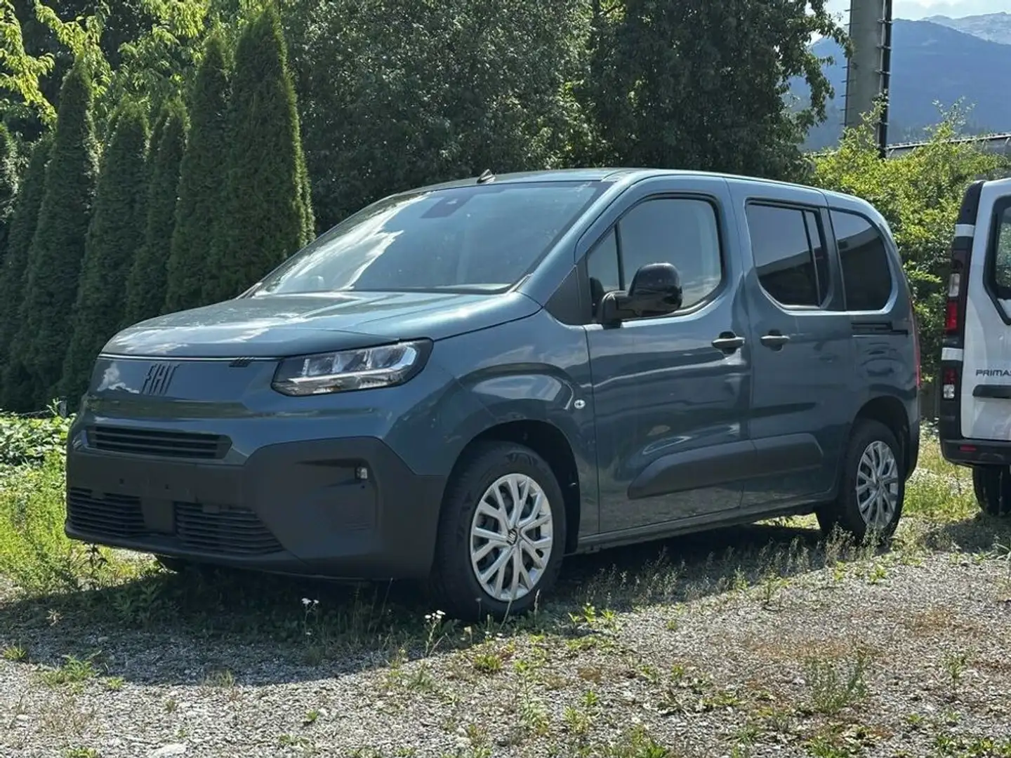Fiat Doblo M 1.5 BlueHDi 130 MT *SONDERAKTION* Blau - 2