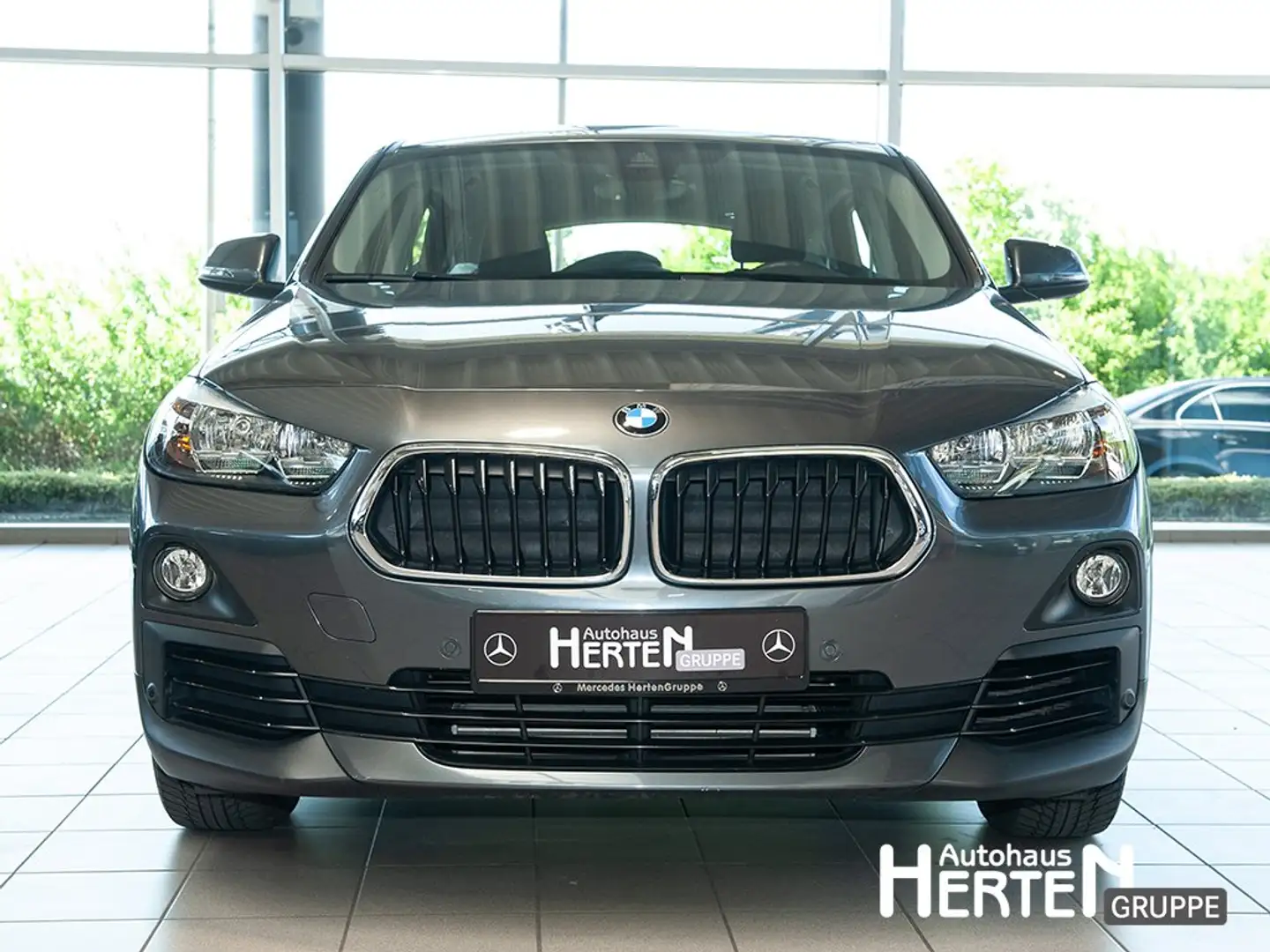 BMW X2 sDrive18i ADVANTAGE+NAVI+RÜCKFAHRKAM+BUSINESS Grau - 2