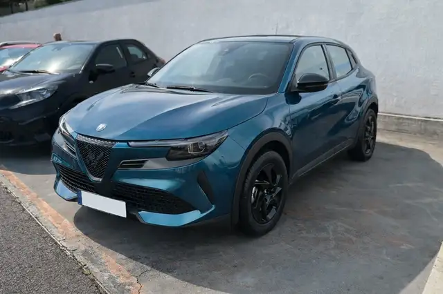 Alfa Romeo Junior 1.2 Hybrid ibrida