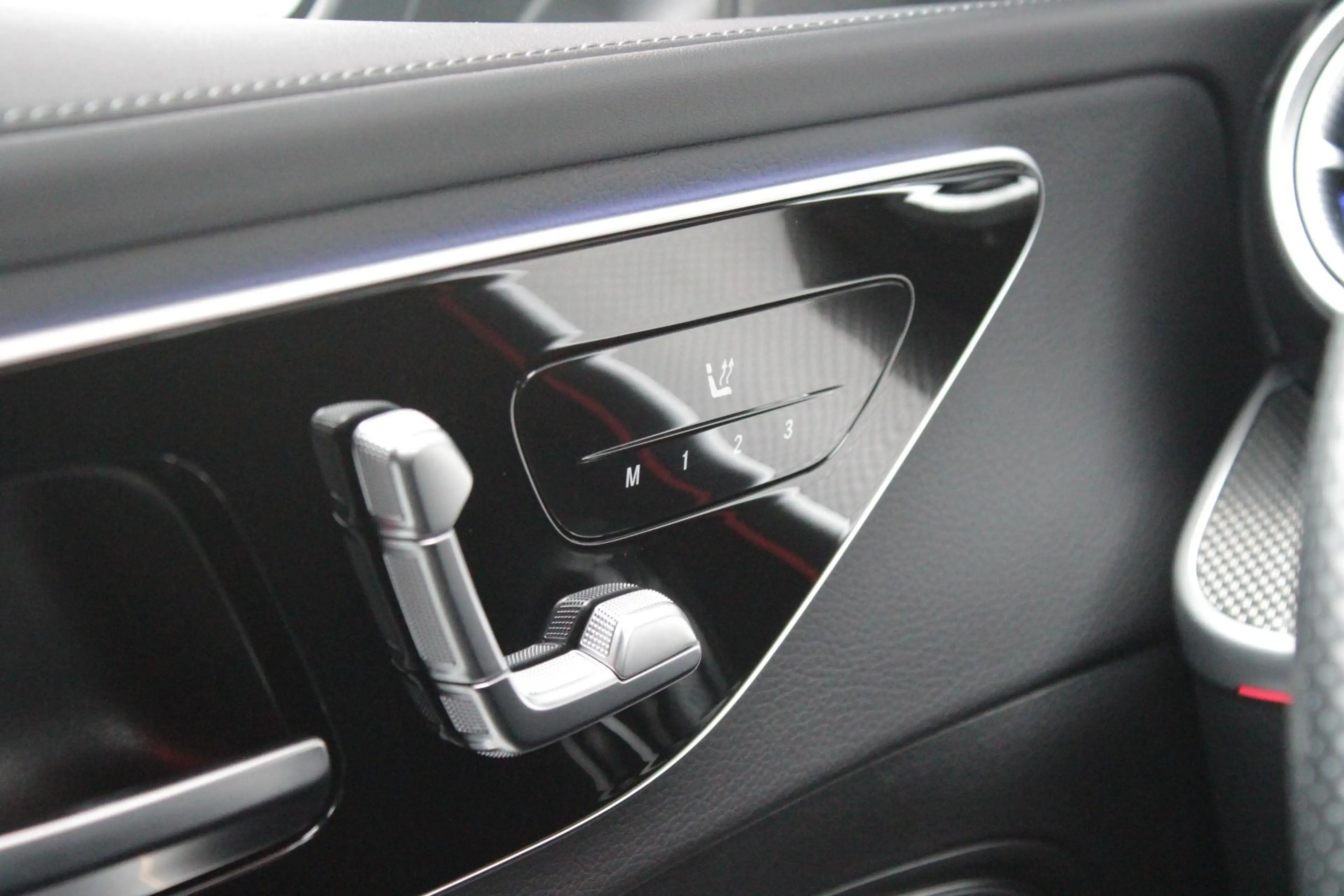 Mercedes-Benz C 200 Estate 218PK Launch Edition AMG Line | PANORAMISCH — photo 25