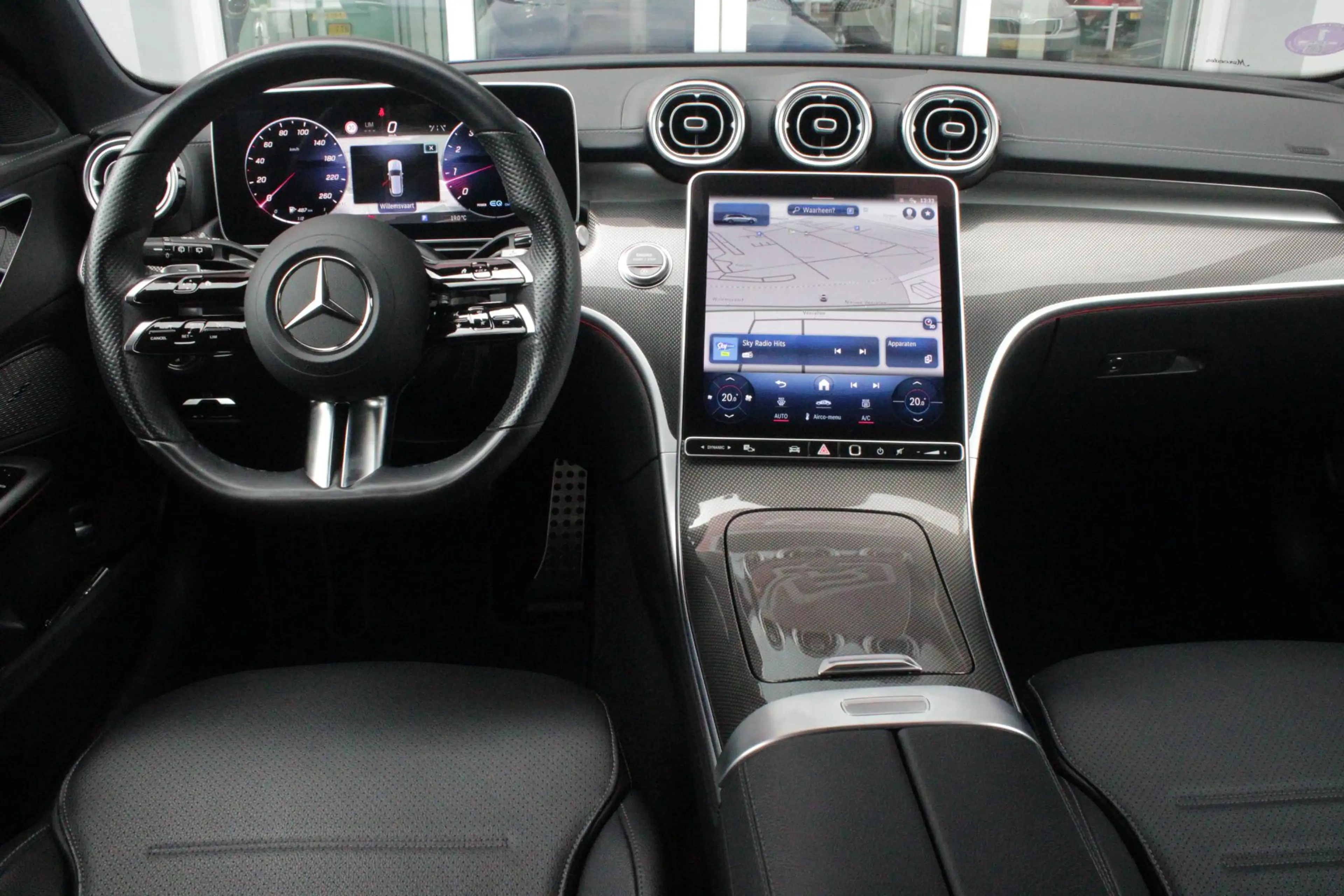 Mercedes-Benz C 200 Estate 218PK Launch Edition AMG Line | PANORAMISCH — photo 27