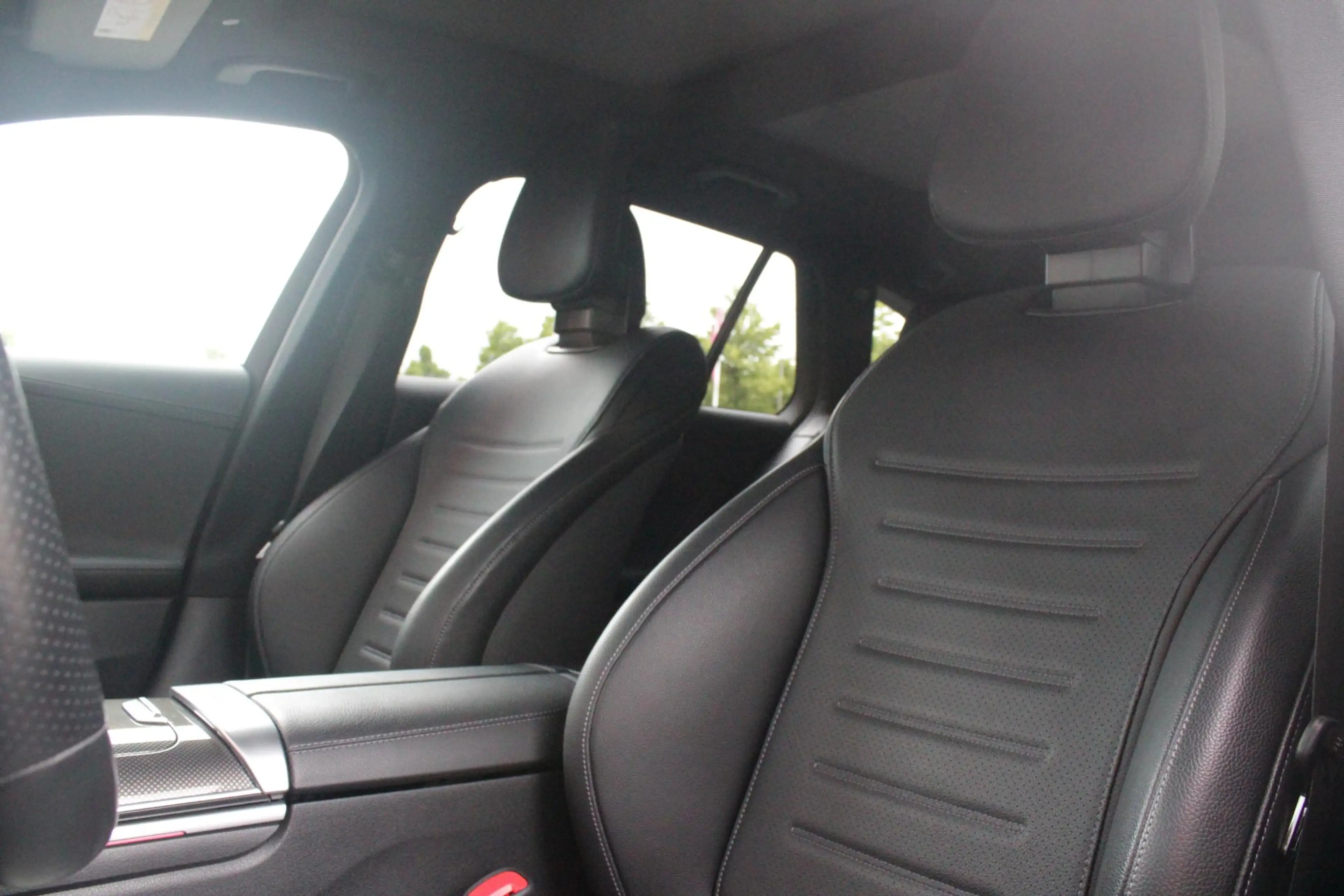 Mercedes-Benz C 200 Estate 218PK Launch Edition AMG Line | PANORAMISCH — photo 2