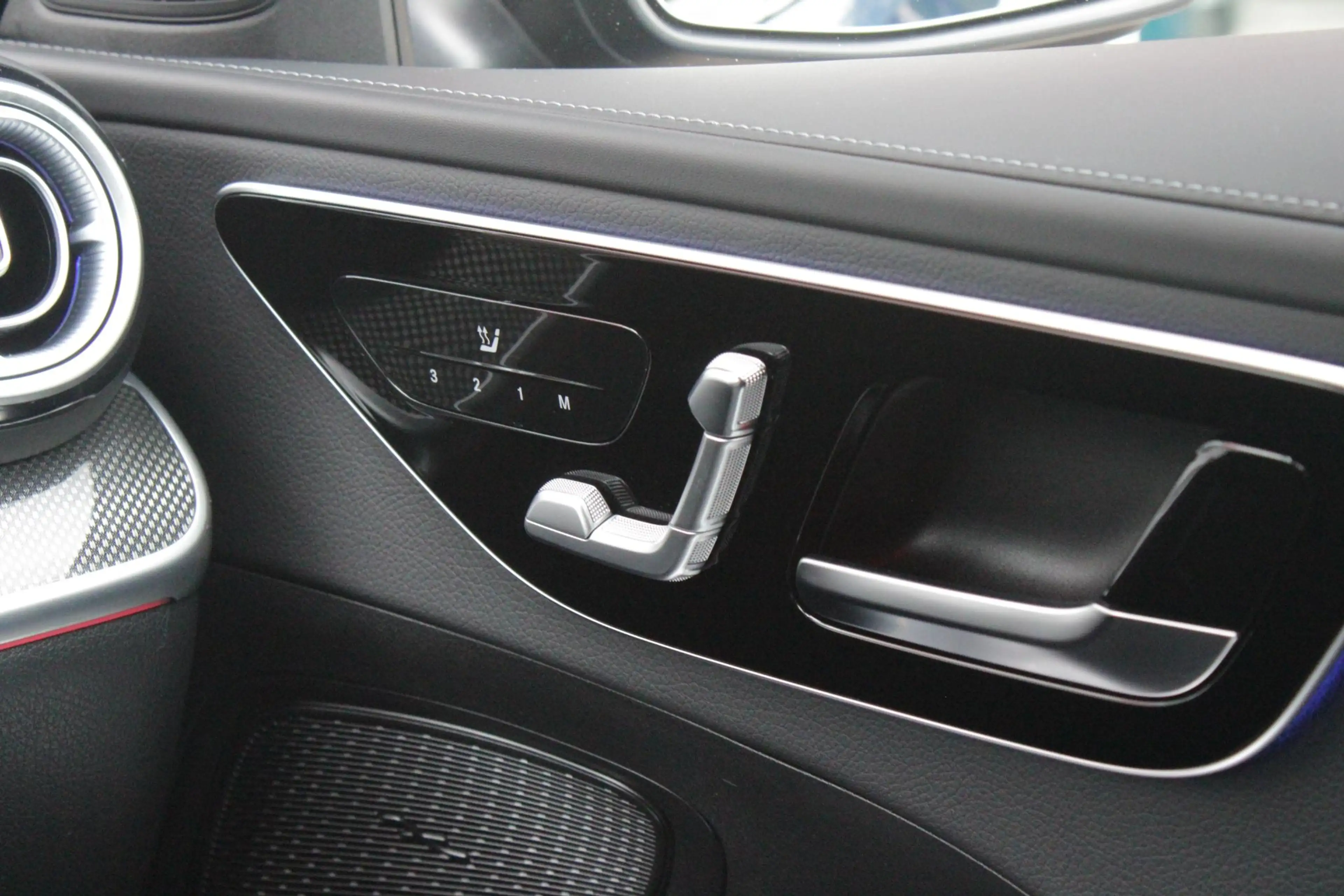 Mercedes-Benz C 200 Estate 218PK Launch Edition AMG Line | PANORAMISCH — photo 29