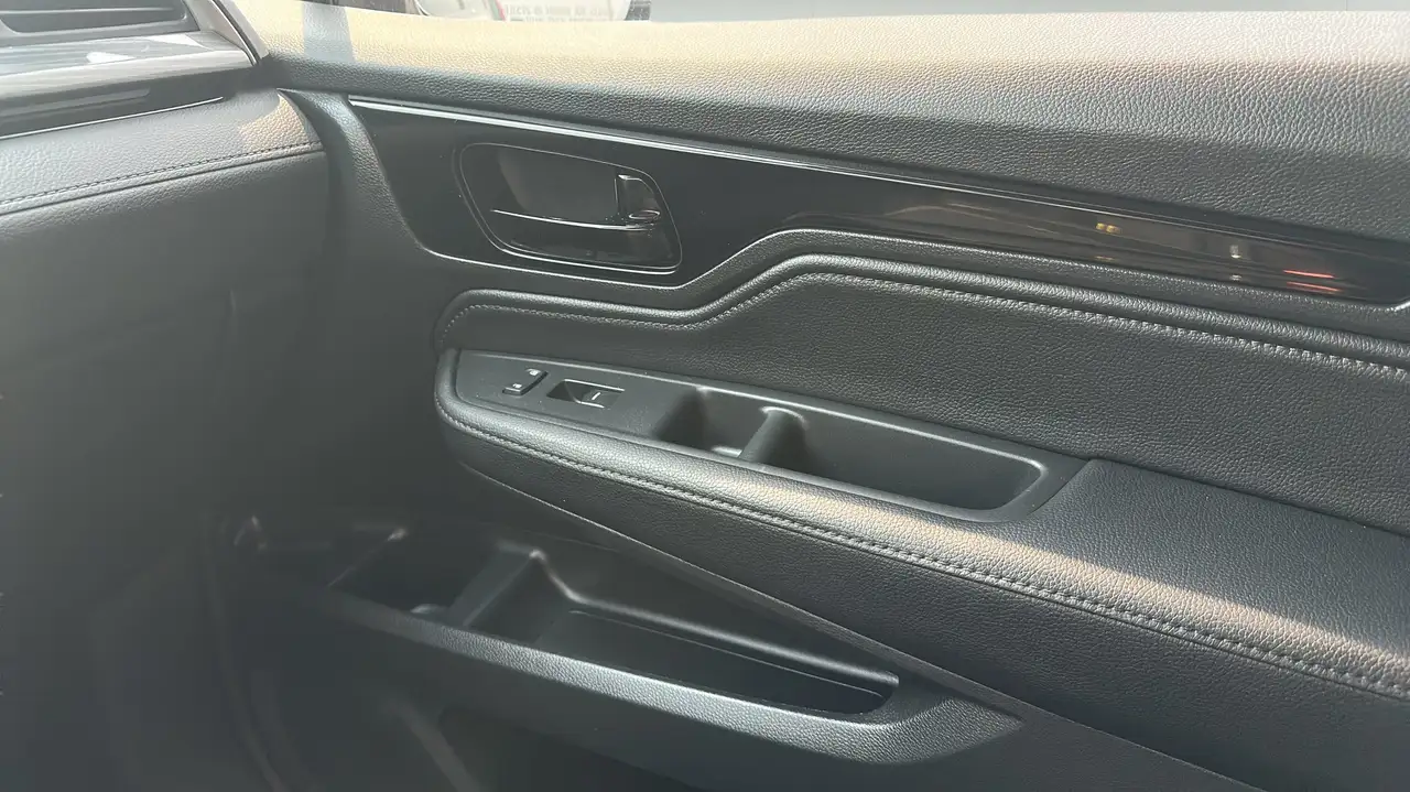 Honda Odyssey снимка Honda Odyssey