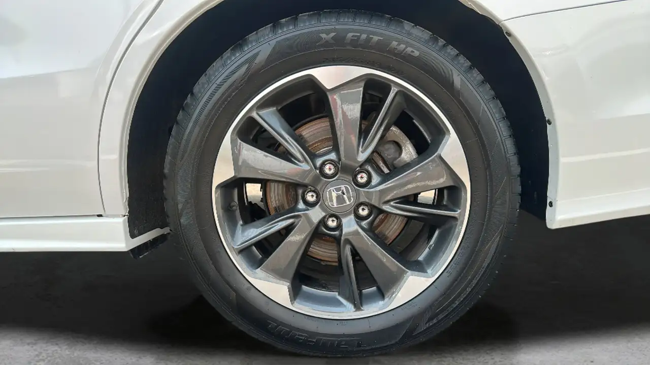 Honda Odyssey снимка Honda Odyssey