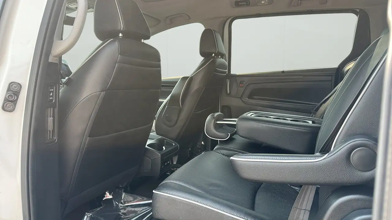 Honda Odyssey снимка Honda Odyssey