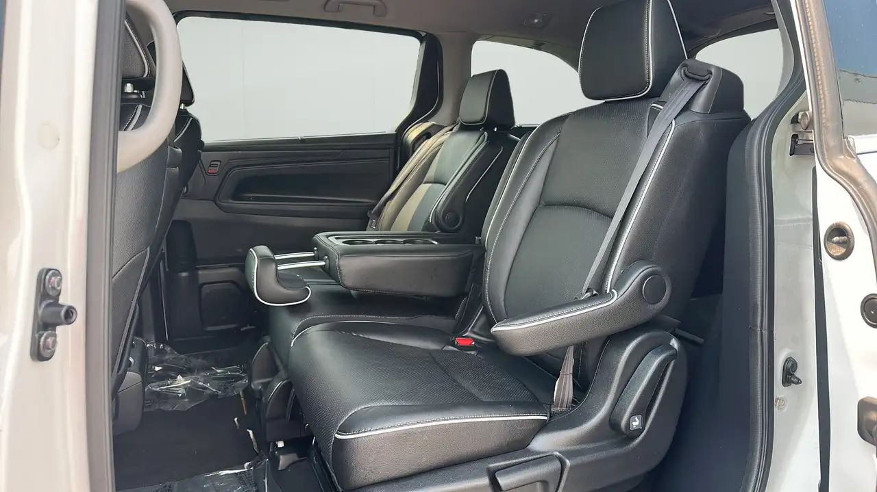 Honda Odyssey снимка Honda Odyssey