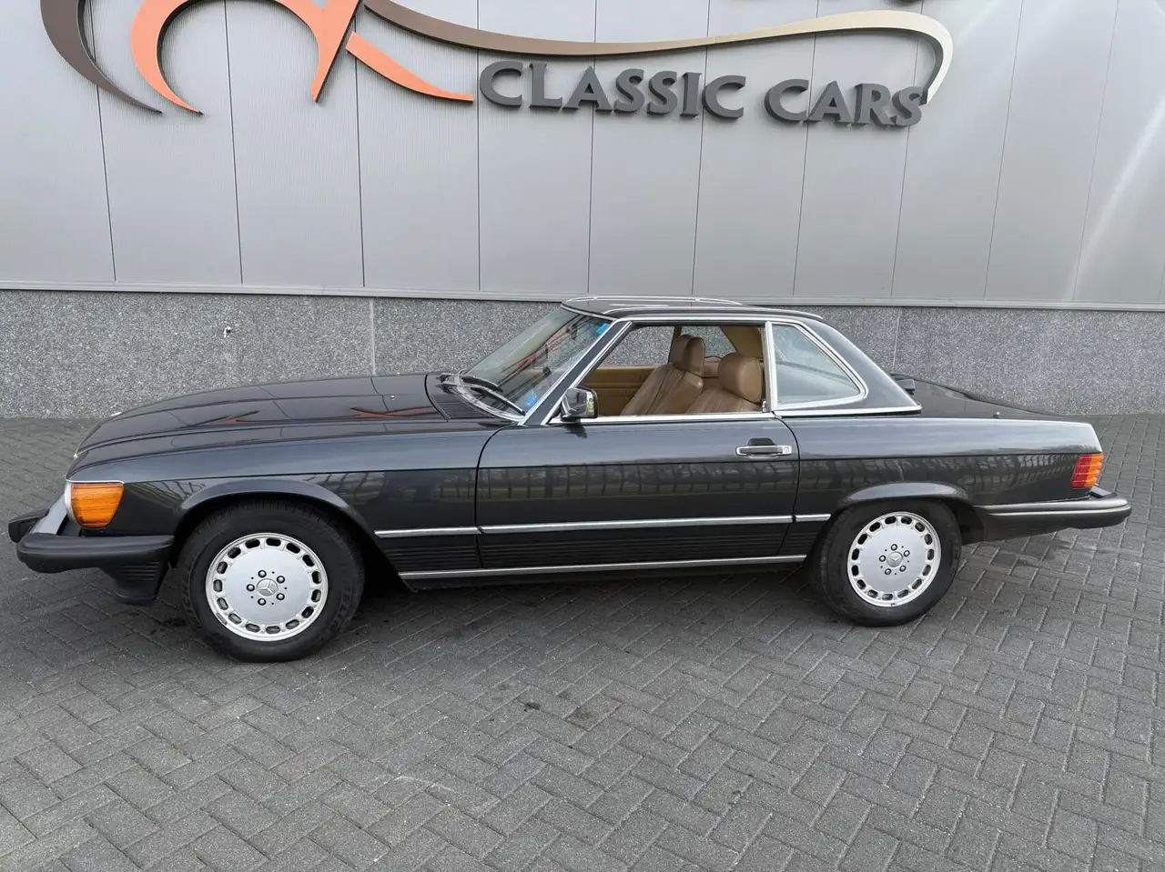 Mercedes-Benz SL 560 W107, foto 11