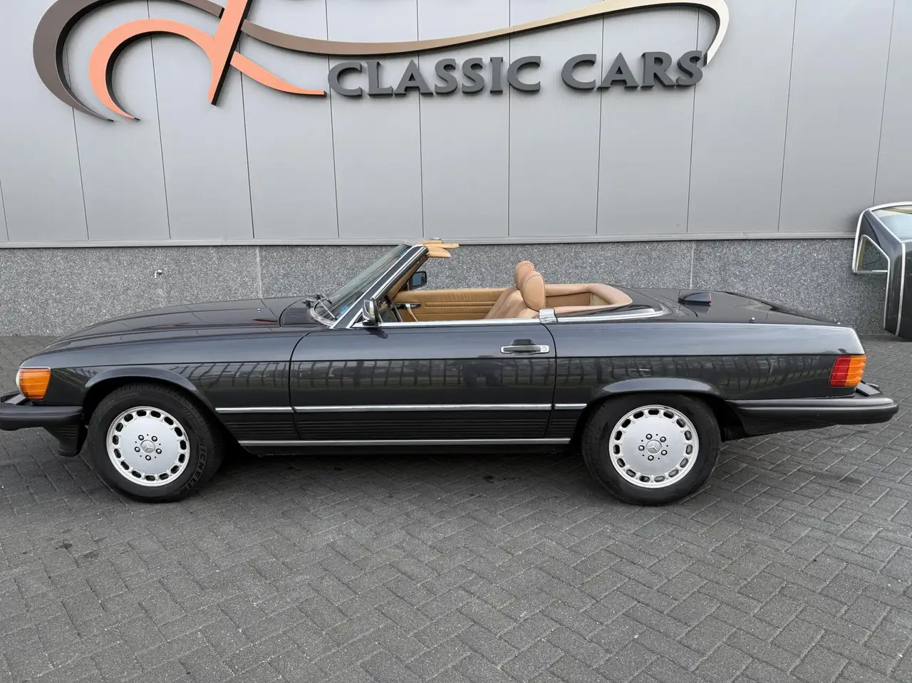 Mercedes-Benz SL 560 W107, foto 5