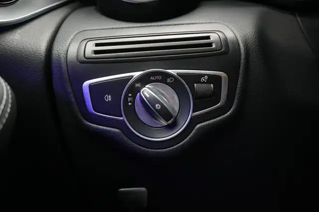 Mercedes-Benz GLC view 30