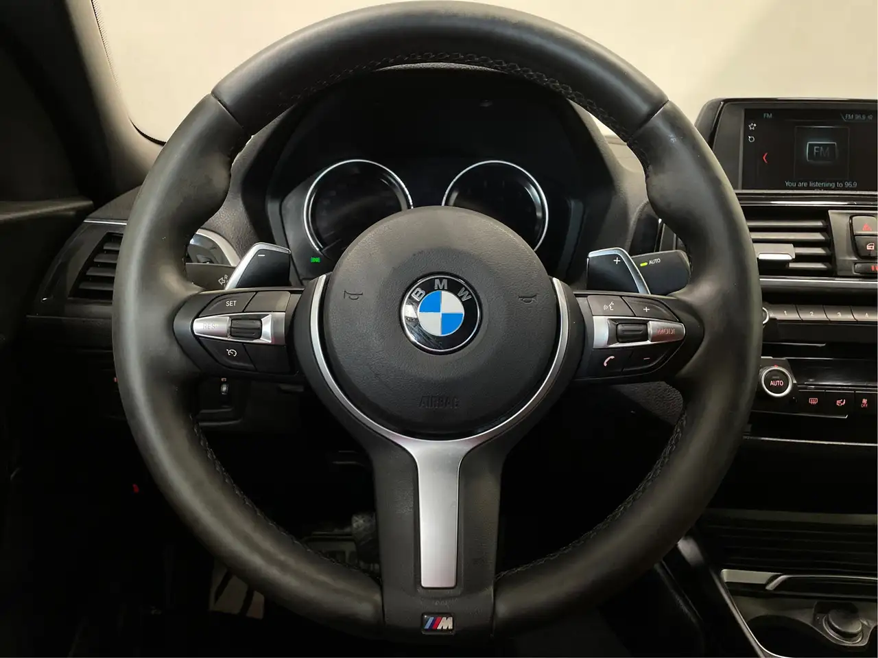 BMW 2 Series photo BMW 2 Series