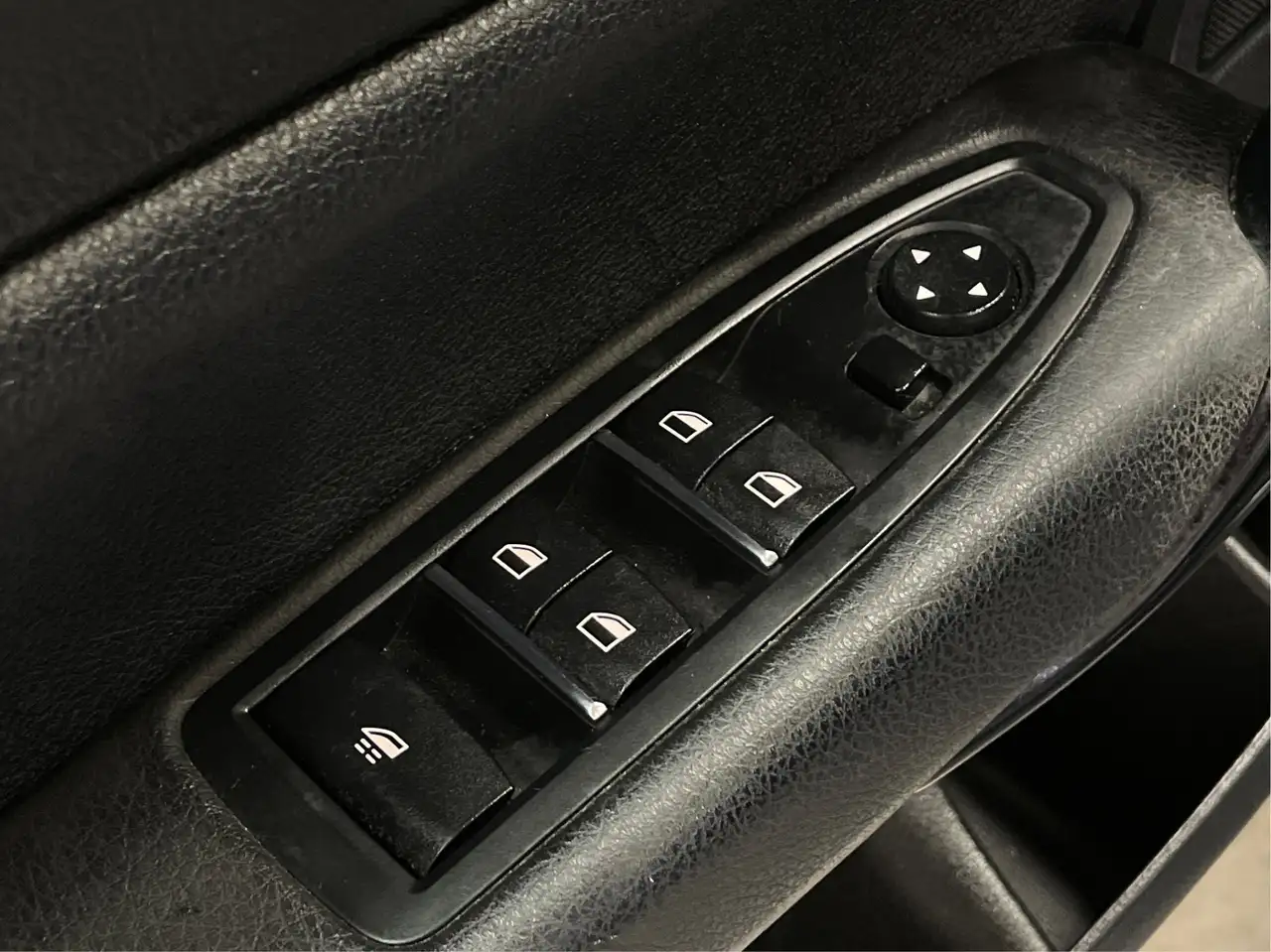 BMW 2 Series photo BMW 2 Series