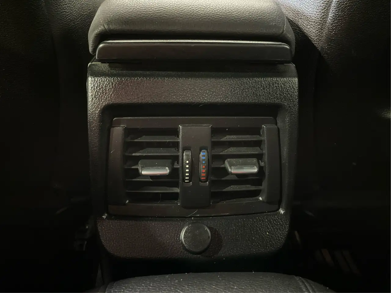 BMW 2 Series photo BMW 2 Series