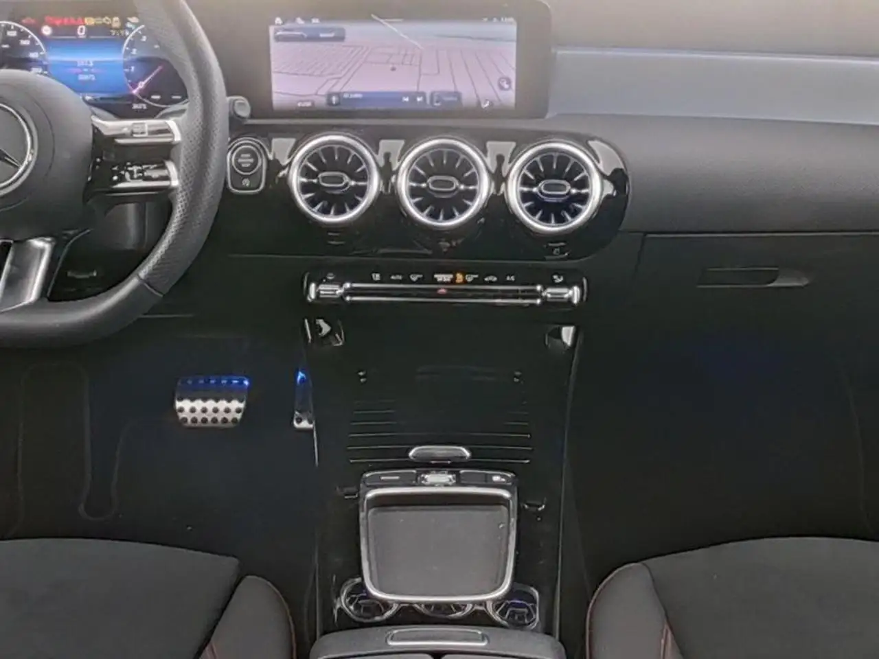 Mercedes-Benz A-Class Automatic AMG Line Premium, миниатюра 5