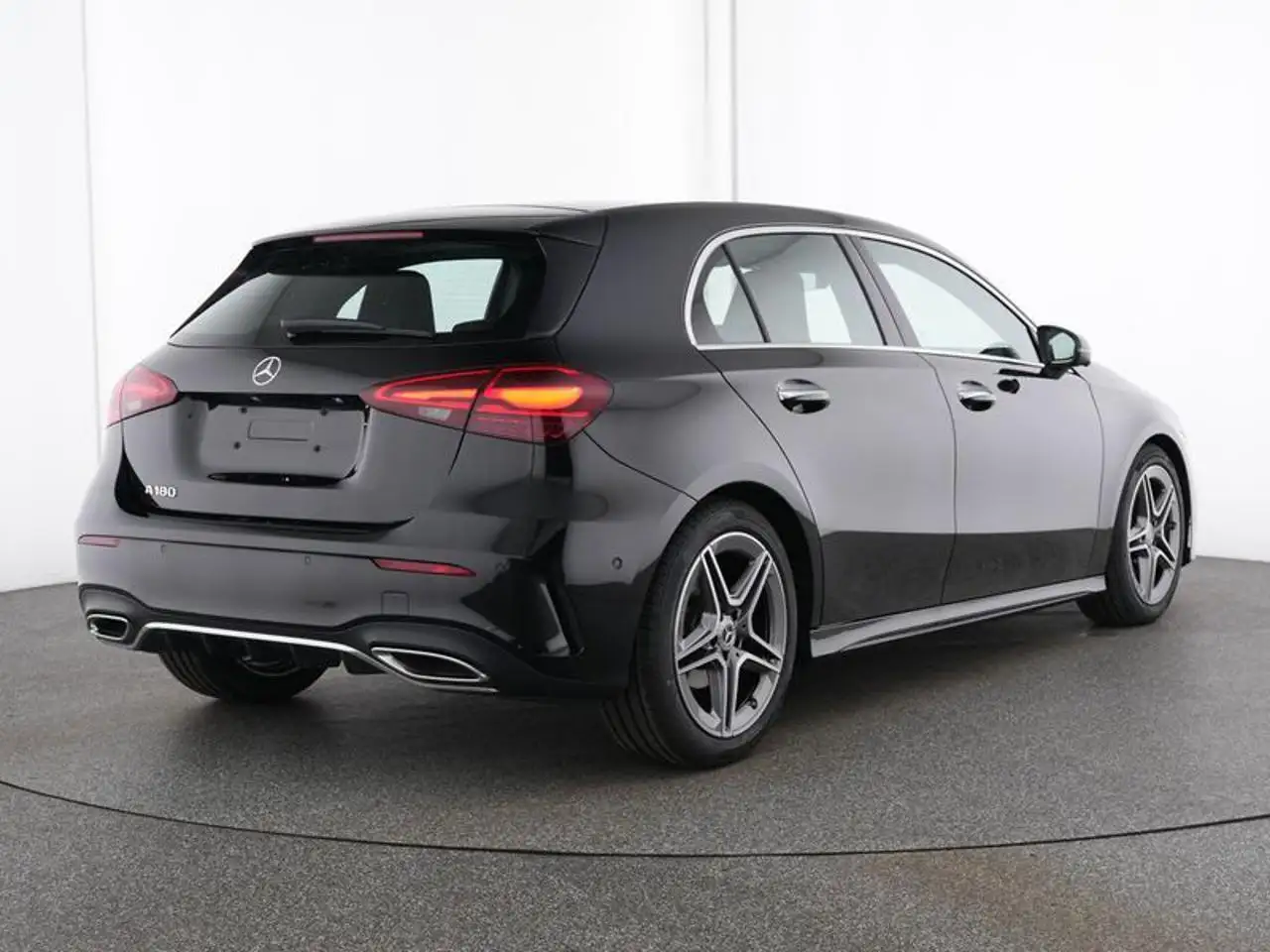 Mercedes-Benz A-Class Automatic AMG Line Premium, миниатюра 2