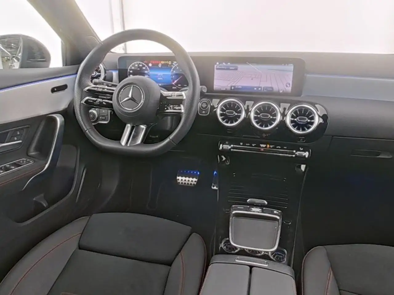 Mercedes-Benz A-Class Automatic AMG Line Premium, миниатюра 6