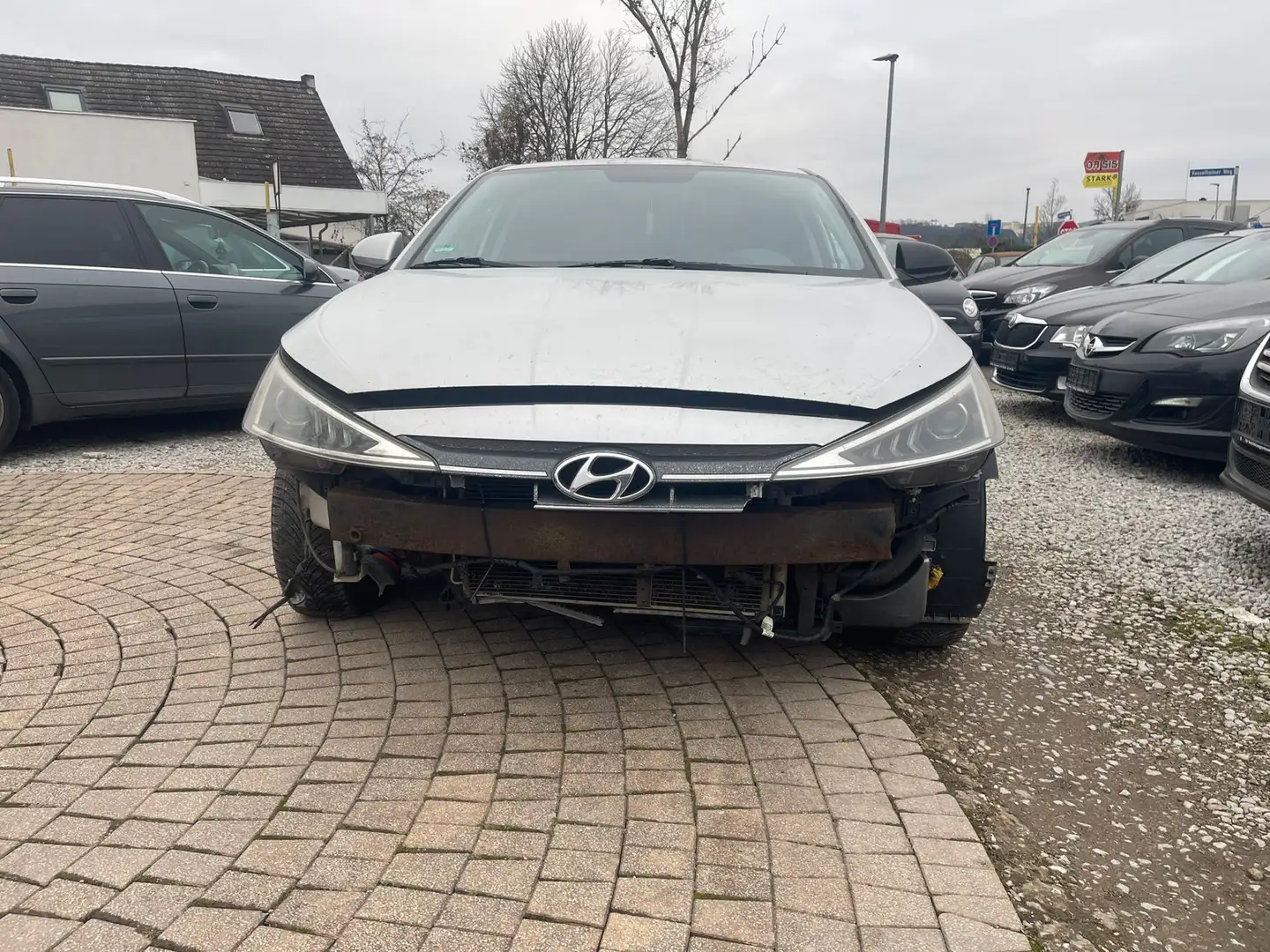 Hyundai ELANTRA 2.0i Automatik mit LPG Anlage *Export* Grau - 2
