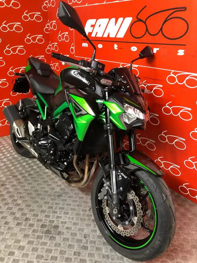Kawasaki Z 900 . Verde - 2