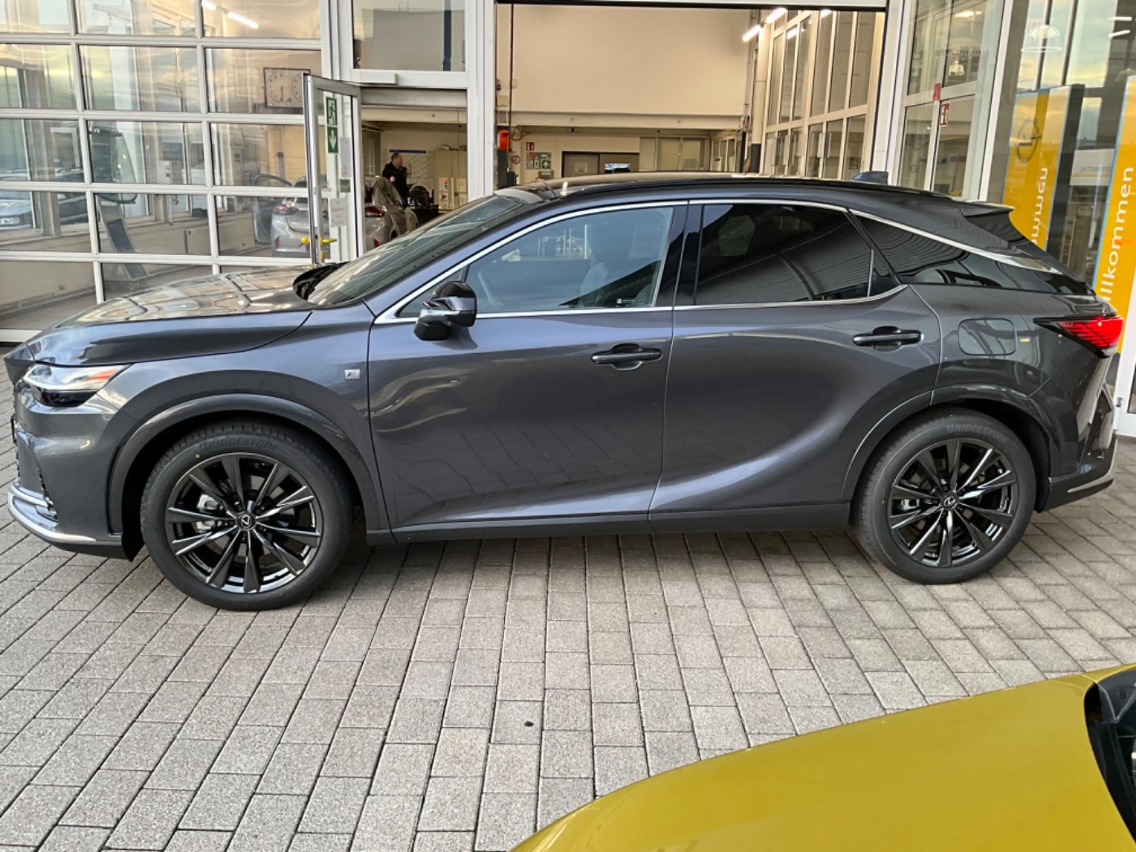 Lexus RX 350h E-FOUR F SPORT Design — photo 8
