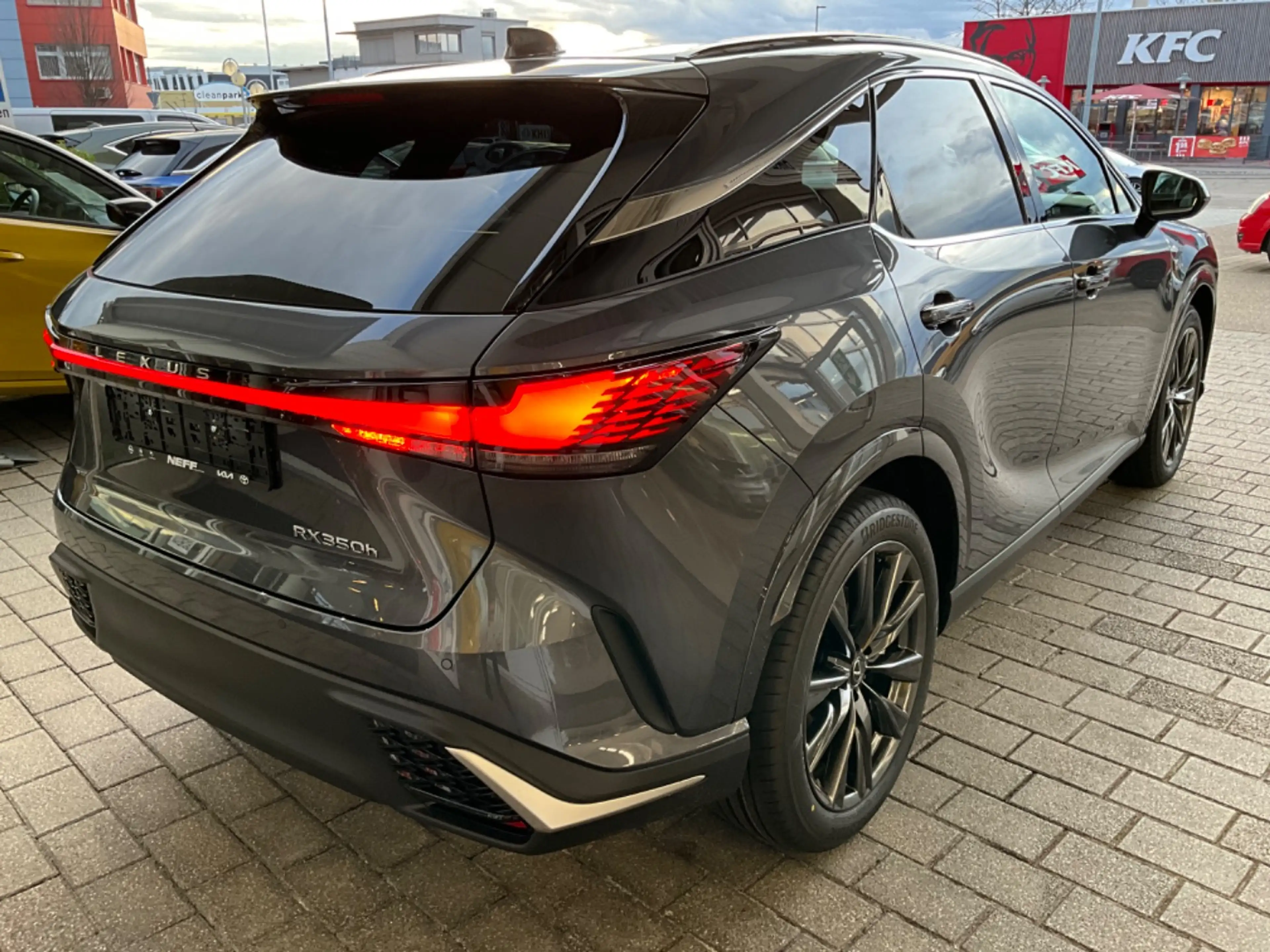 Lexus RX 350h E-FOUR F SPORT Design — photo 5