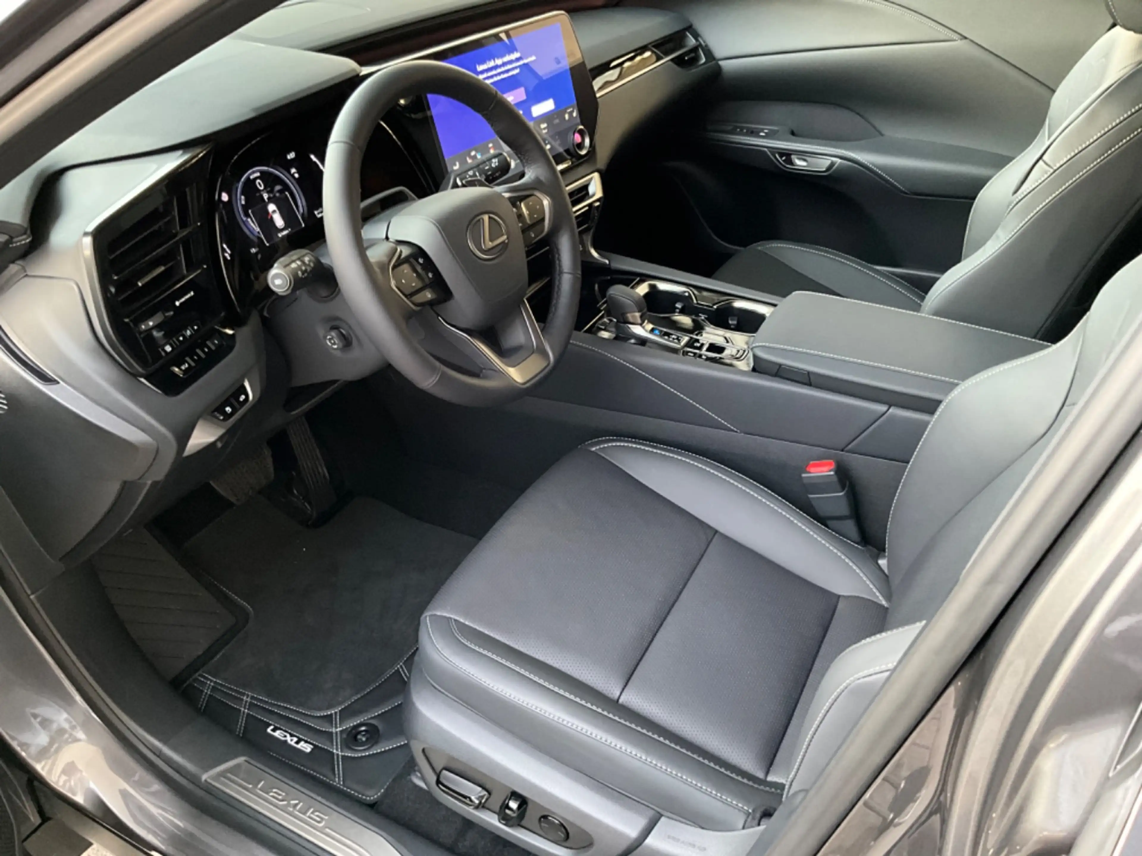 Lexus RX 350h E-FOUR F SPORT Design — photo 11
