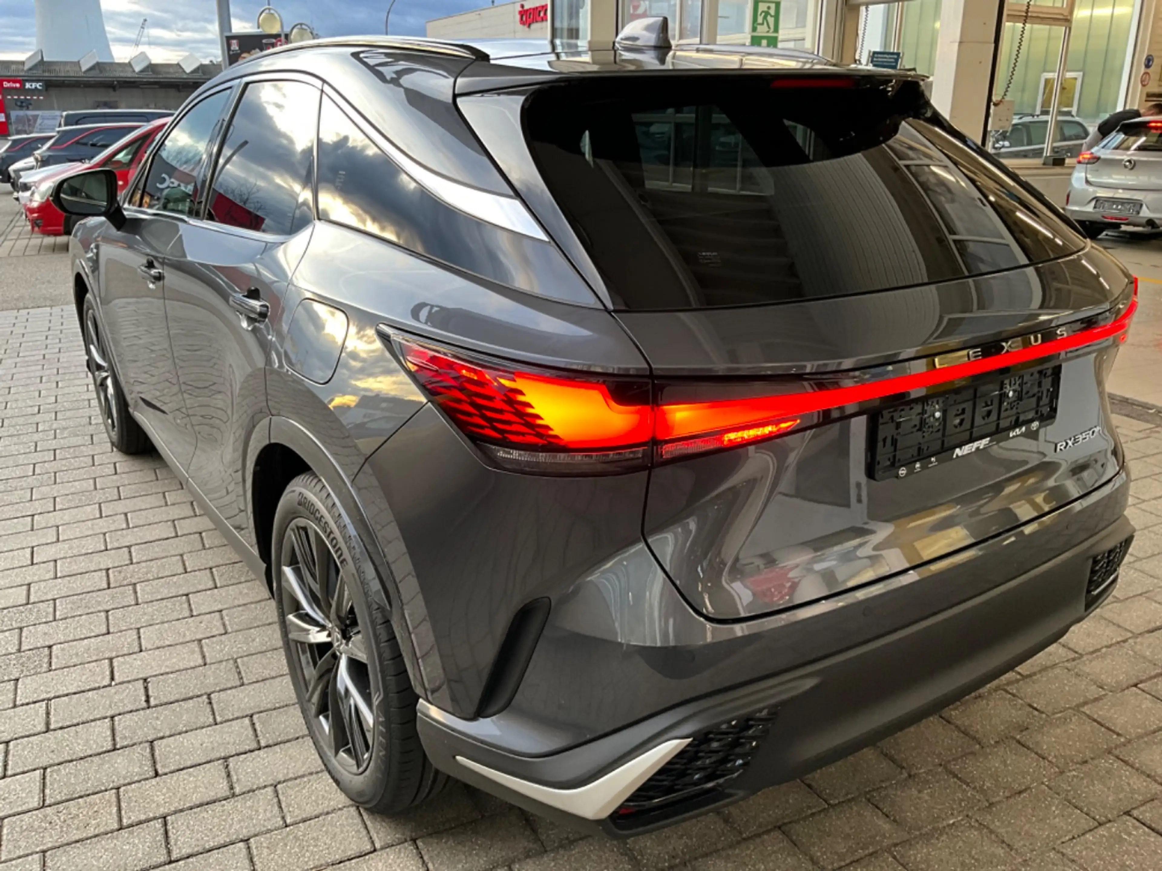 Lexus RX 350h E-FOUR F SPORT Design — photo 7