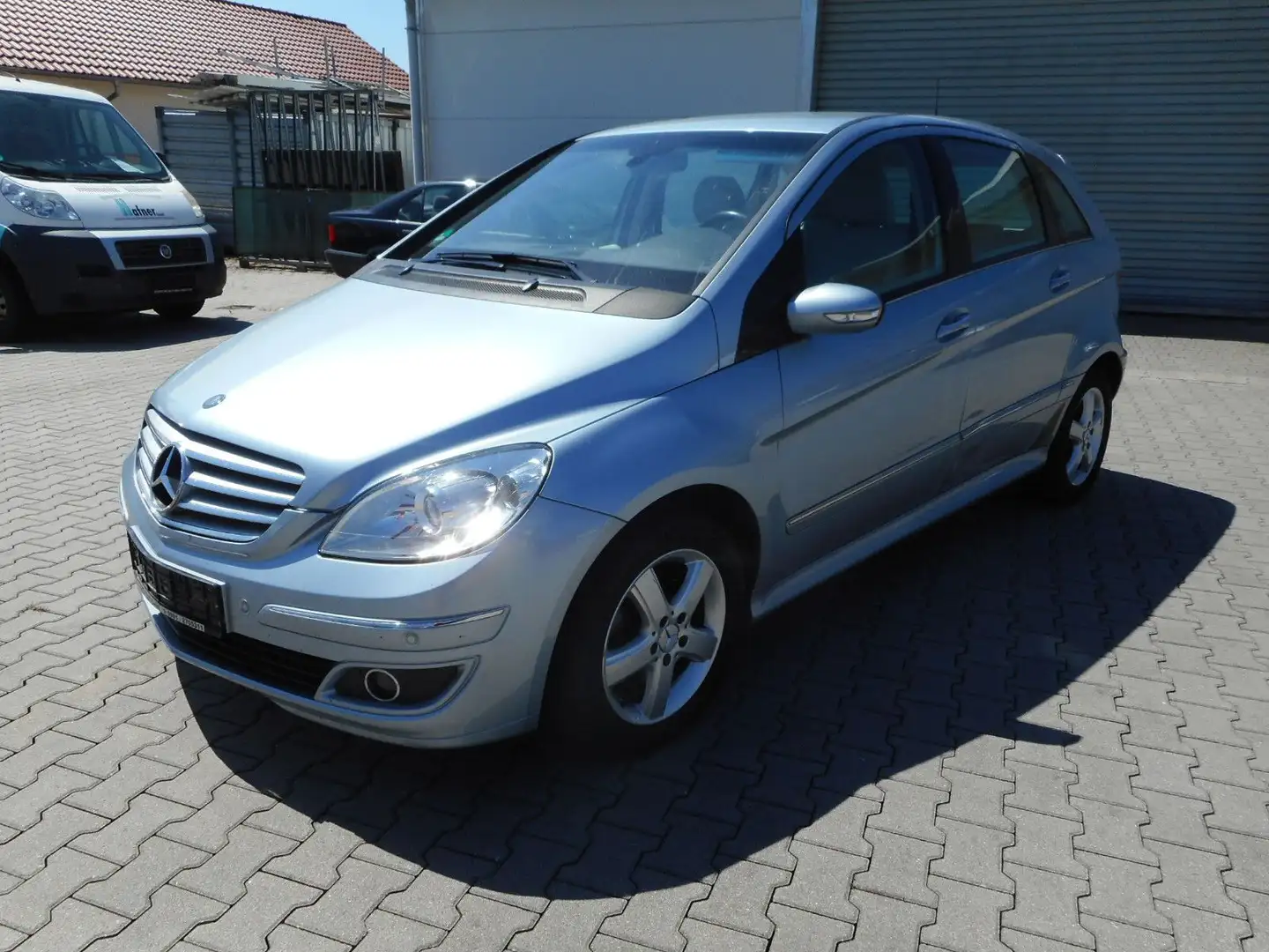 Mercedes-Benz B 200 Turbo PDC NAVI werkstattgepfl.  HU neu Bleu - 2