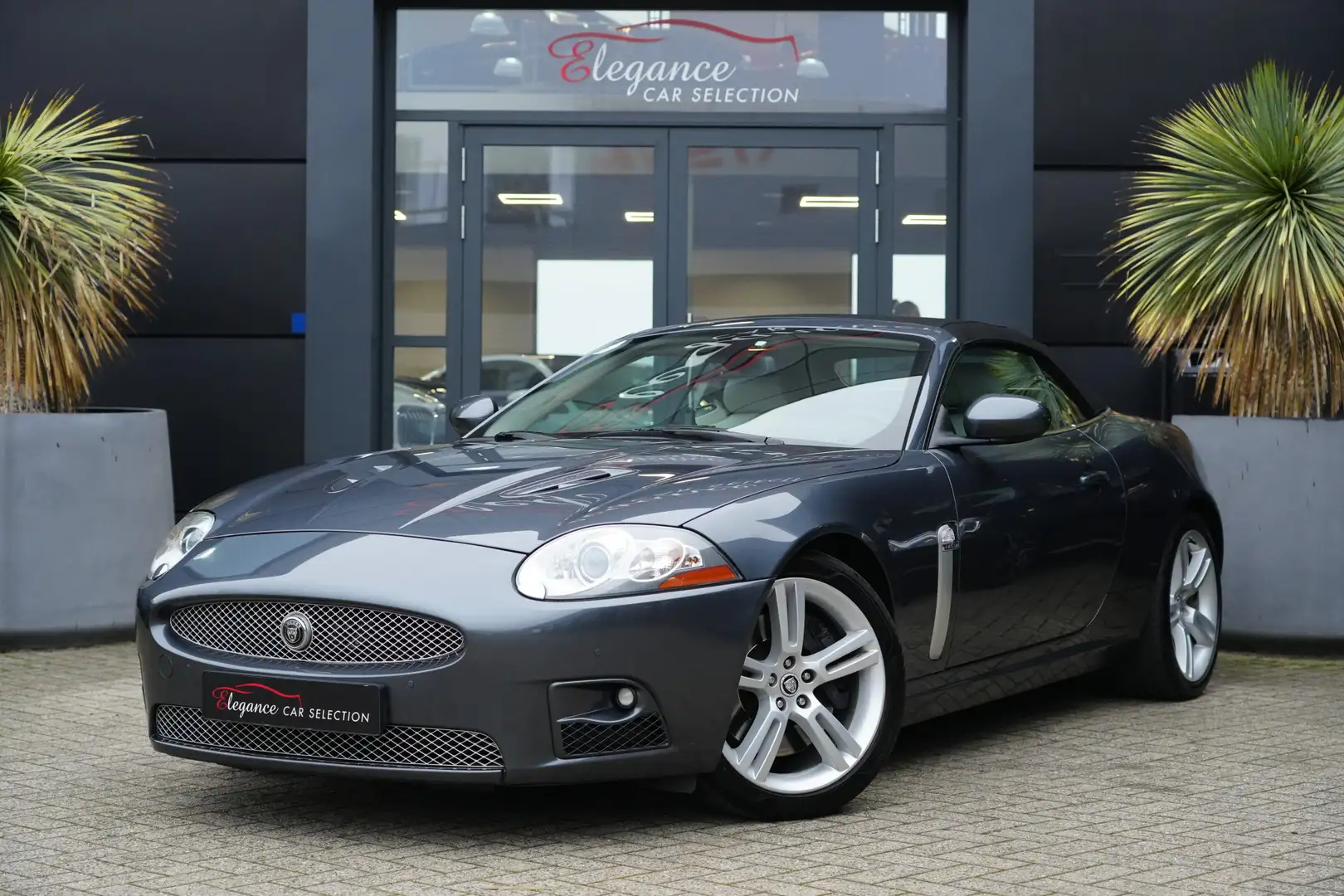 Jaguar XKR 4.2 V8 Convertible 417pk Navigatie/Stoelverwarming Gris - 1