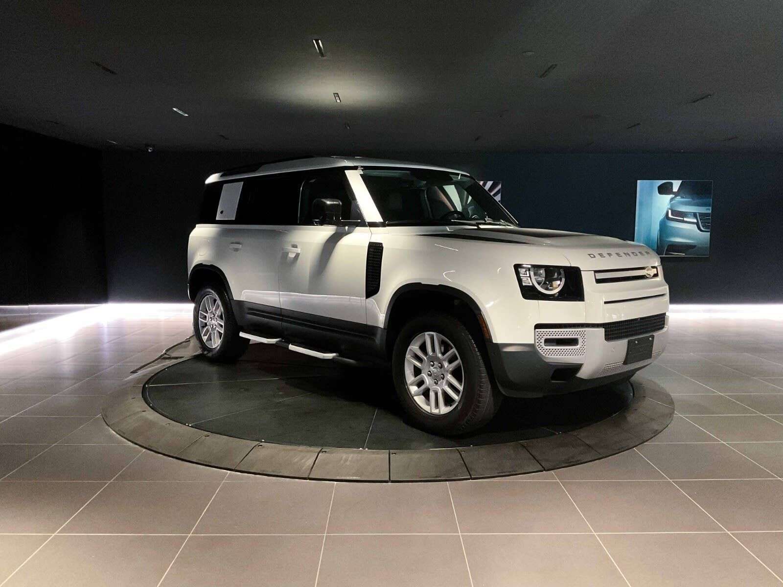 2023 Land Rover Defender S | Navigation | Bluetooth | Heated Seats | Heated alt 3