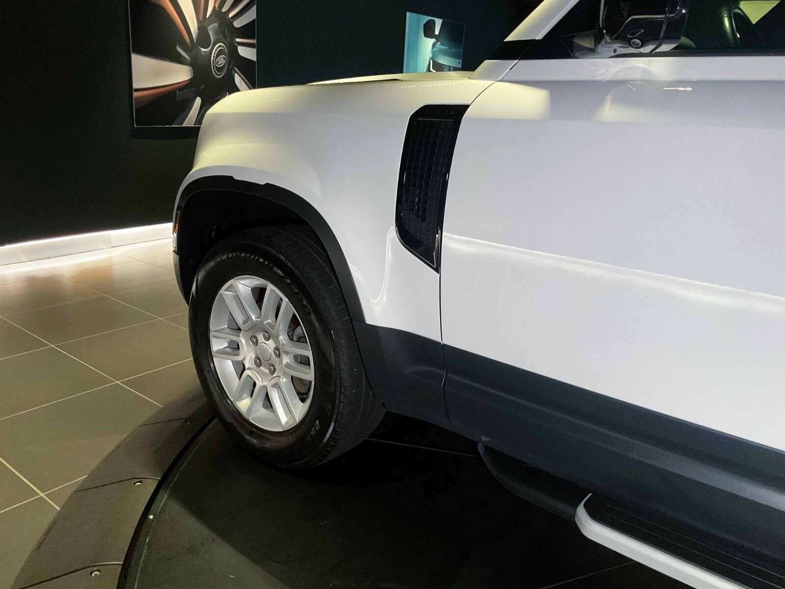 2023 Land Rover Defender S | Navigation | Bluetooth | Heated Seats | Heated thumb 9