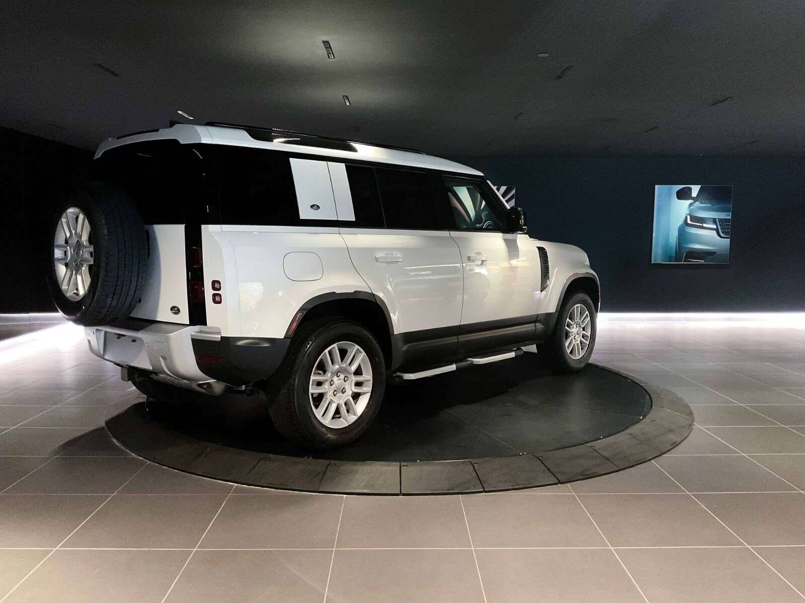 2023 Land Rover Defender S | Navigation | Bluetooth | Heated Seats | Heated thumb 8