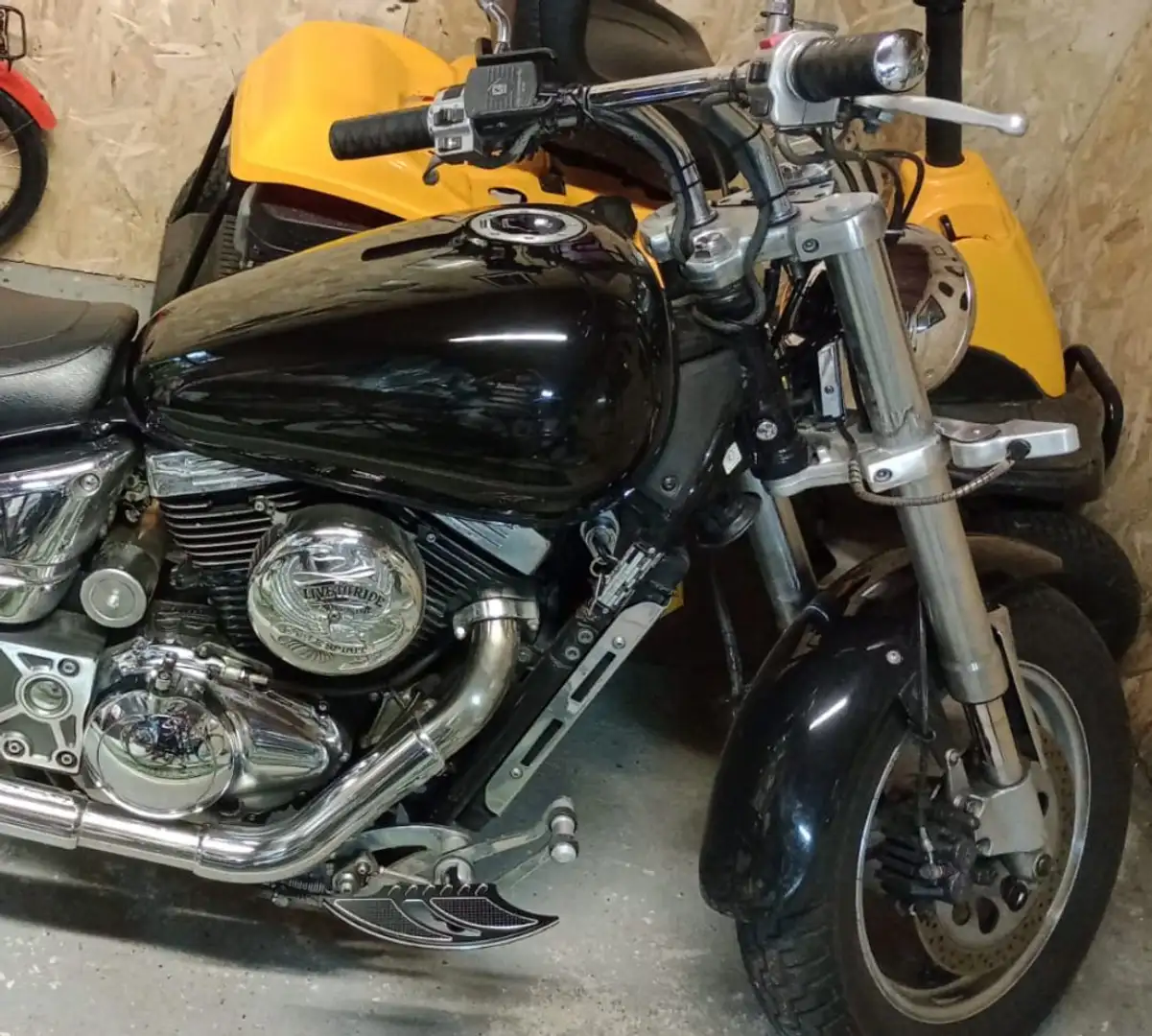 Suzuki VZ 800 Marauder Negro - 2